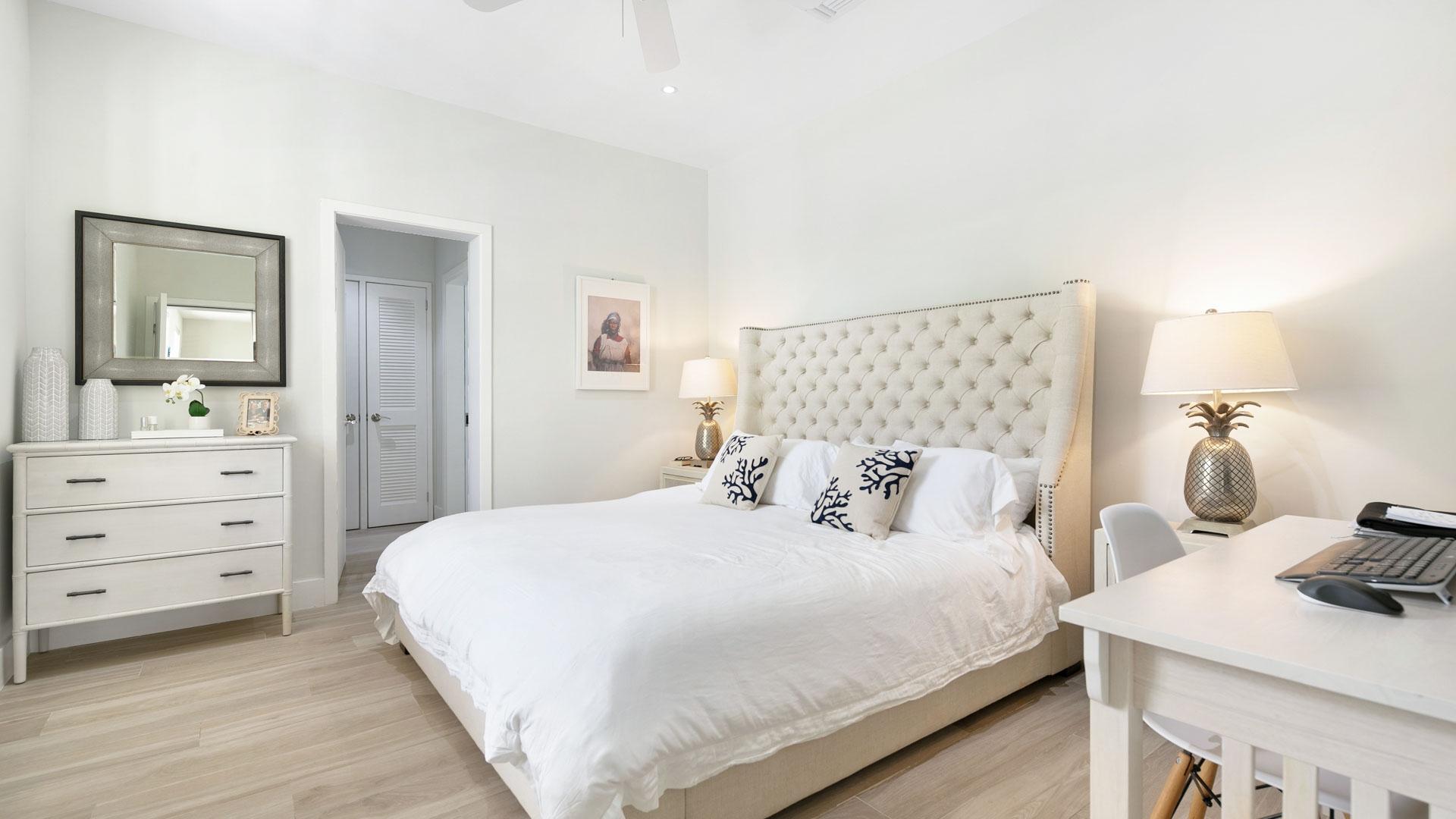 GALLEON BAY, PALM CAY