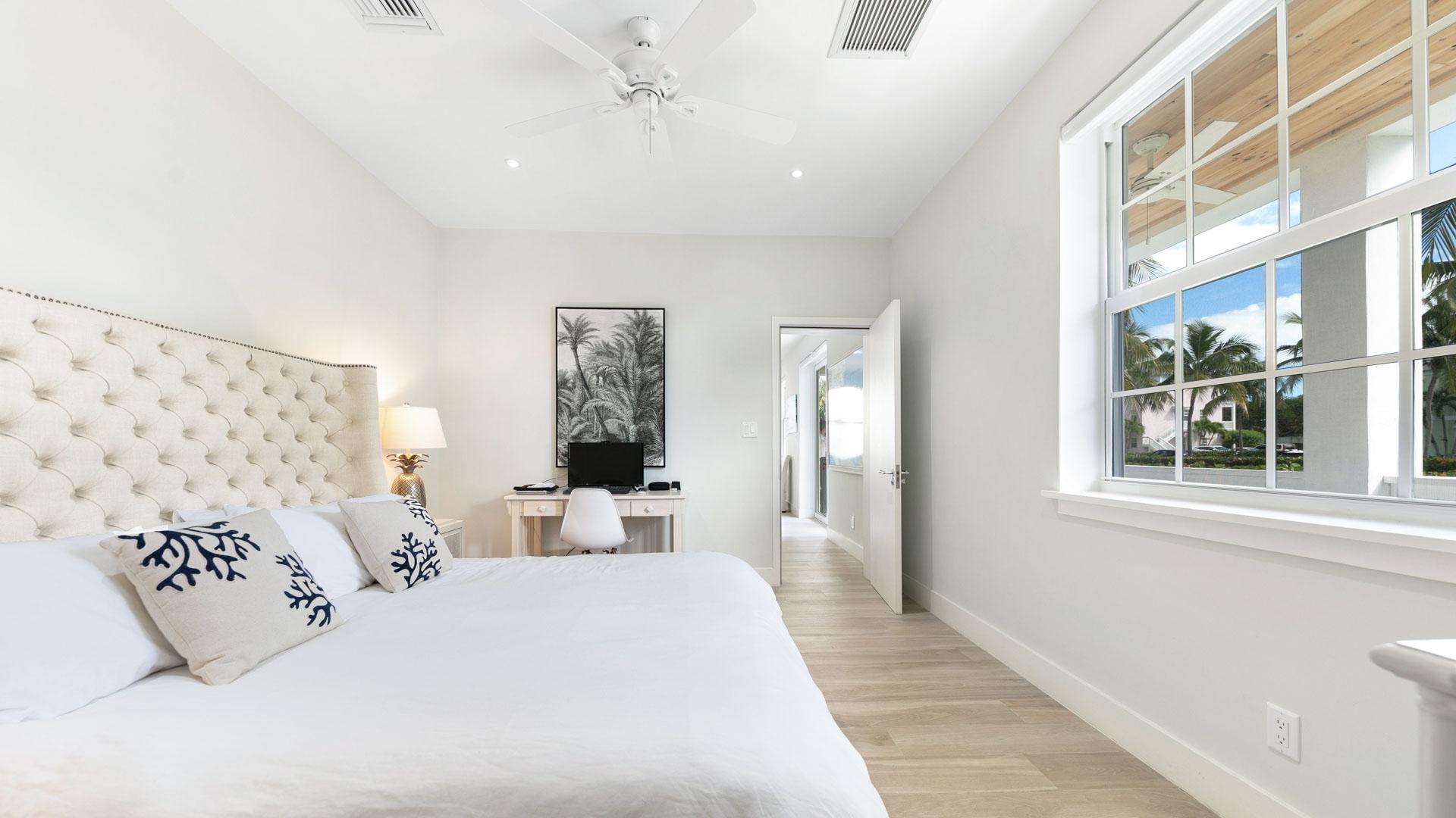 GALLEON BAY, PALM CAY