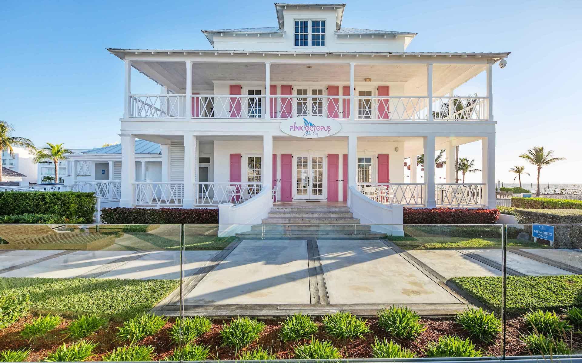 GALLEON BAY, PALM CAY