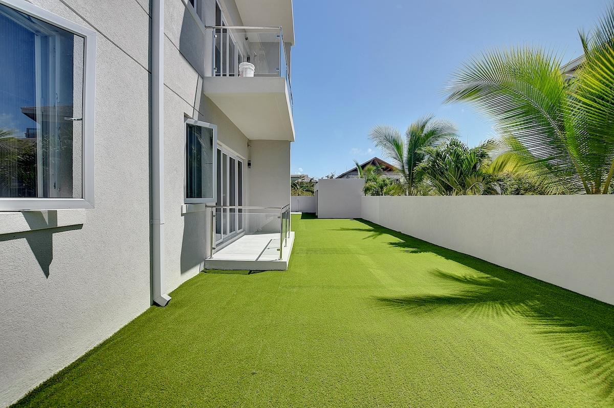 NICHOLAS CAY, VENICE BAY