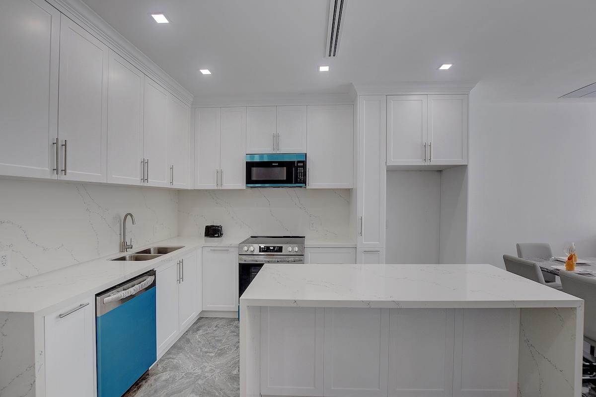 NICHOLAS CAY, VENICE BAY