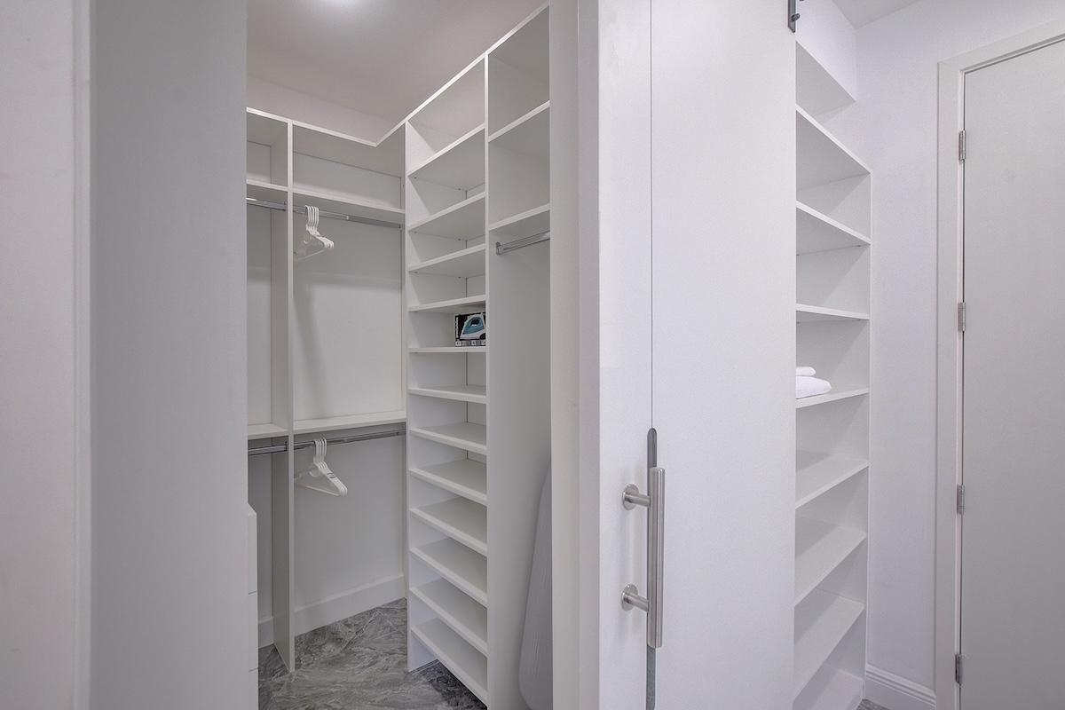 NICHOLAS CAY, VENICE BAY