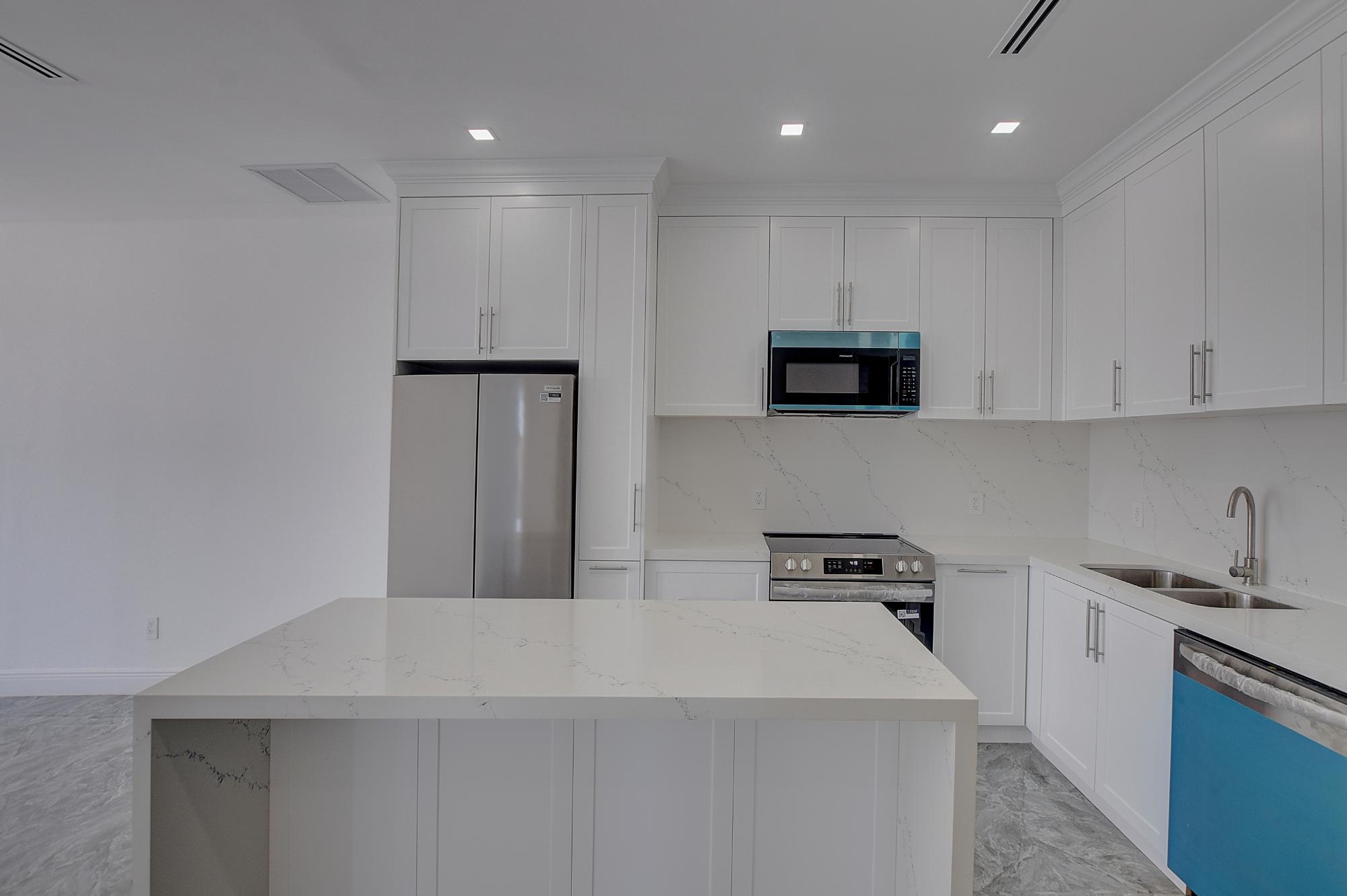 NICHOLAS CAY, VENICE BAY