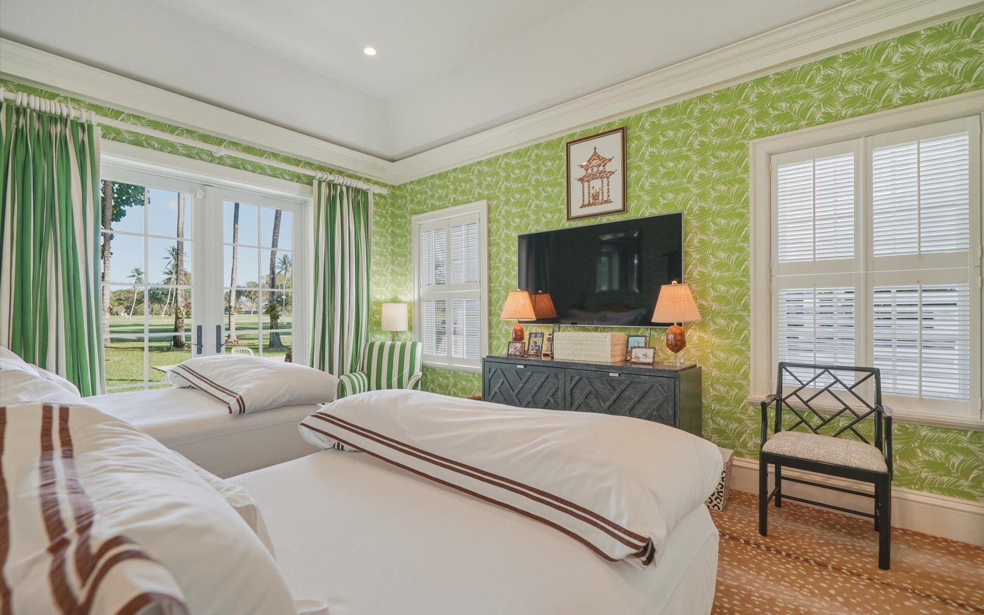 COTT 104, CLIFTON BAY DR.