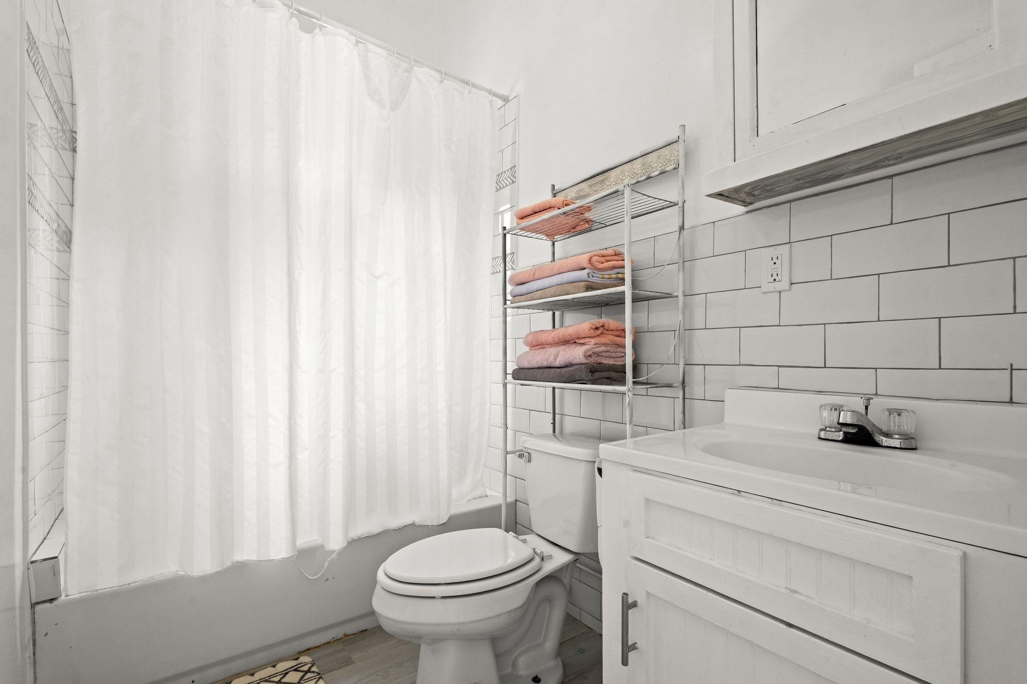 RAINBOW HILL CIRCLE HOUSE