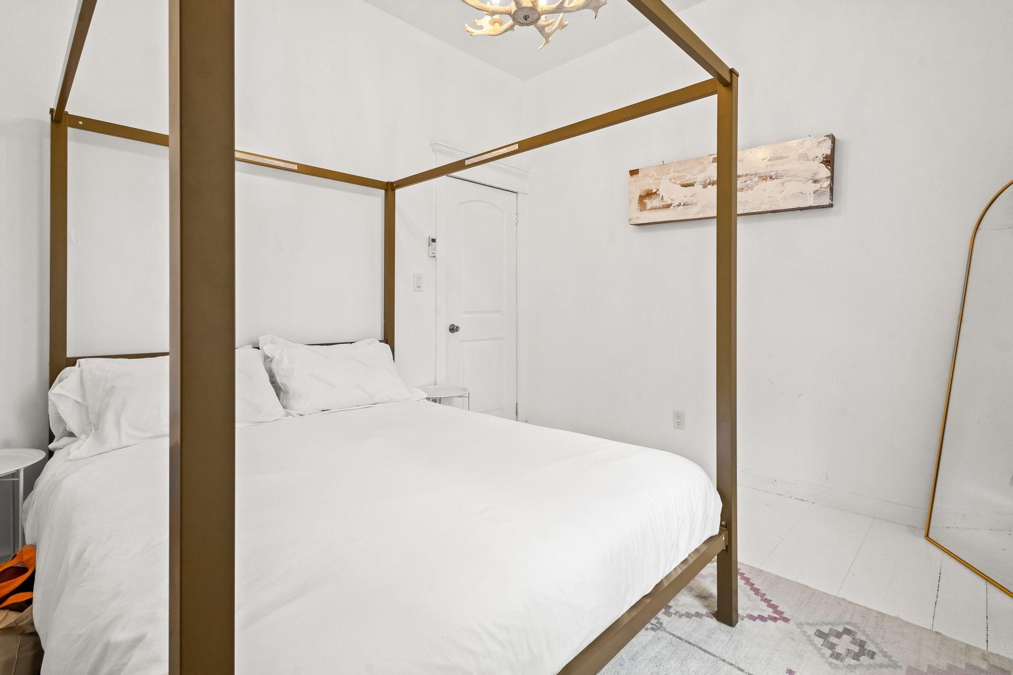 RAINBOW HILL CIRCLE HOUSE