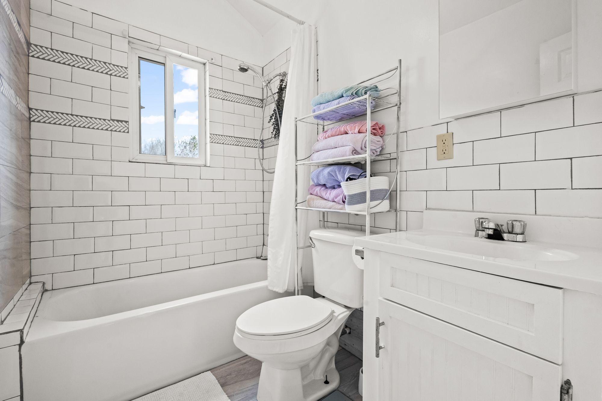 RAINBOW HILL CIRCLE HOUSE