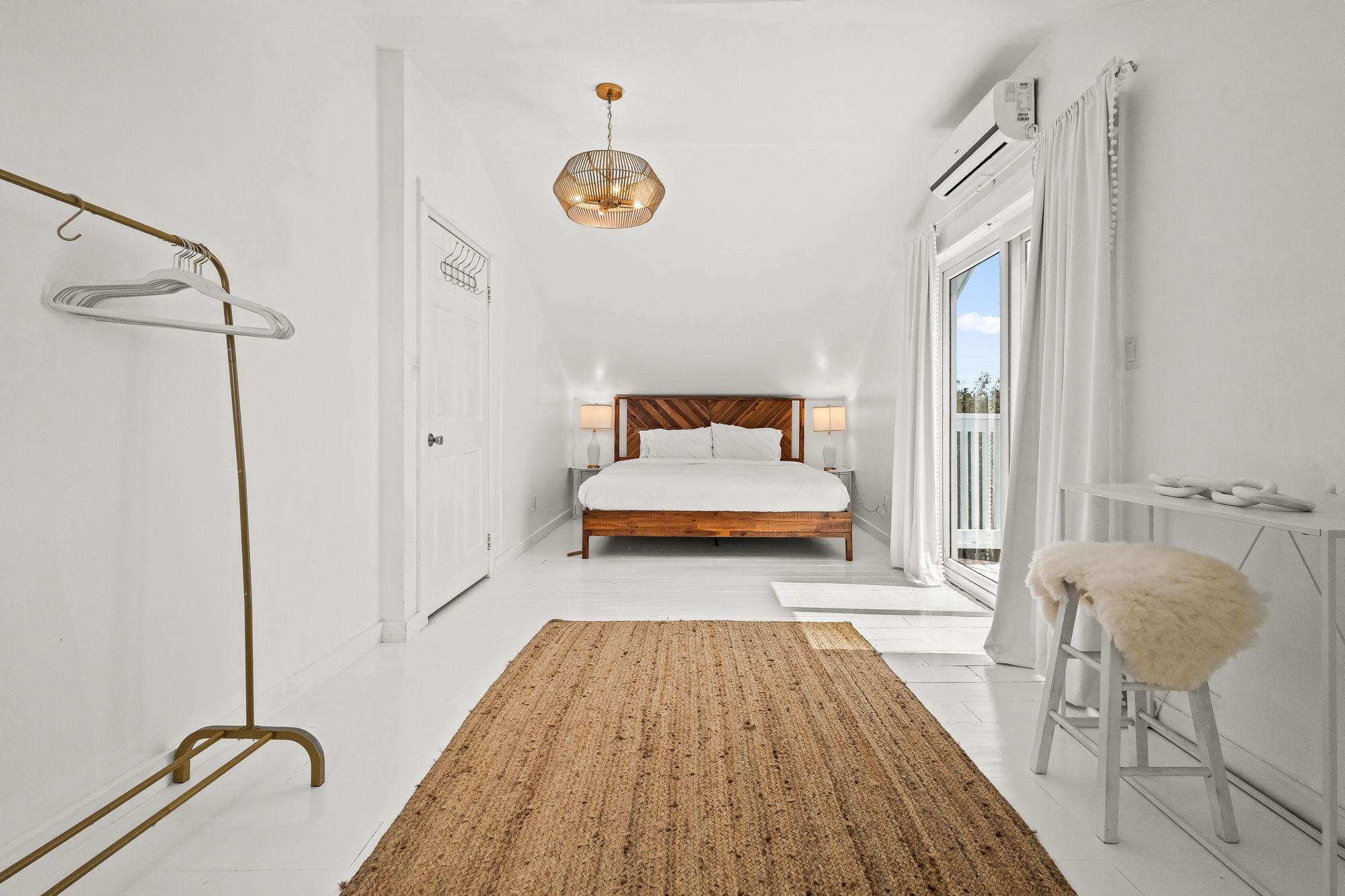 RAINBOW HILL CIRCLE HOUSE