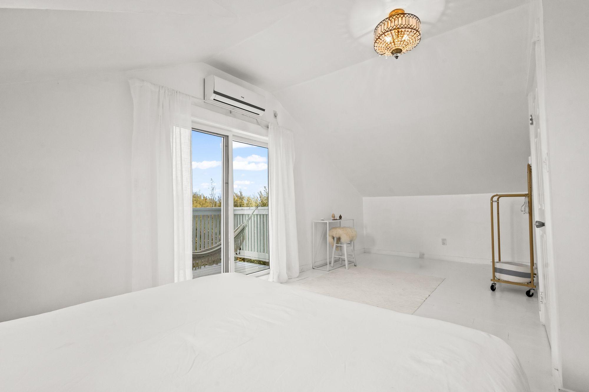 RAINBOW HILL CIRCLE HOUSE