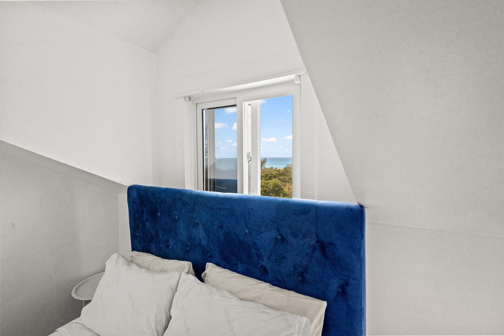 RAINBOW HILL CIRCLE HOUSE