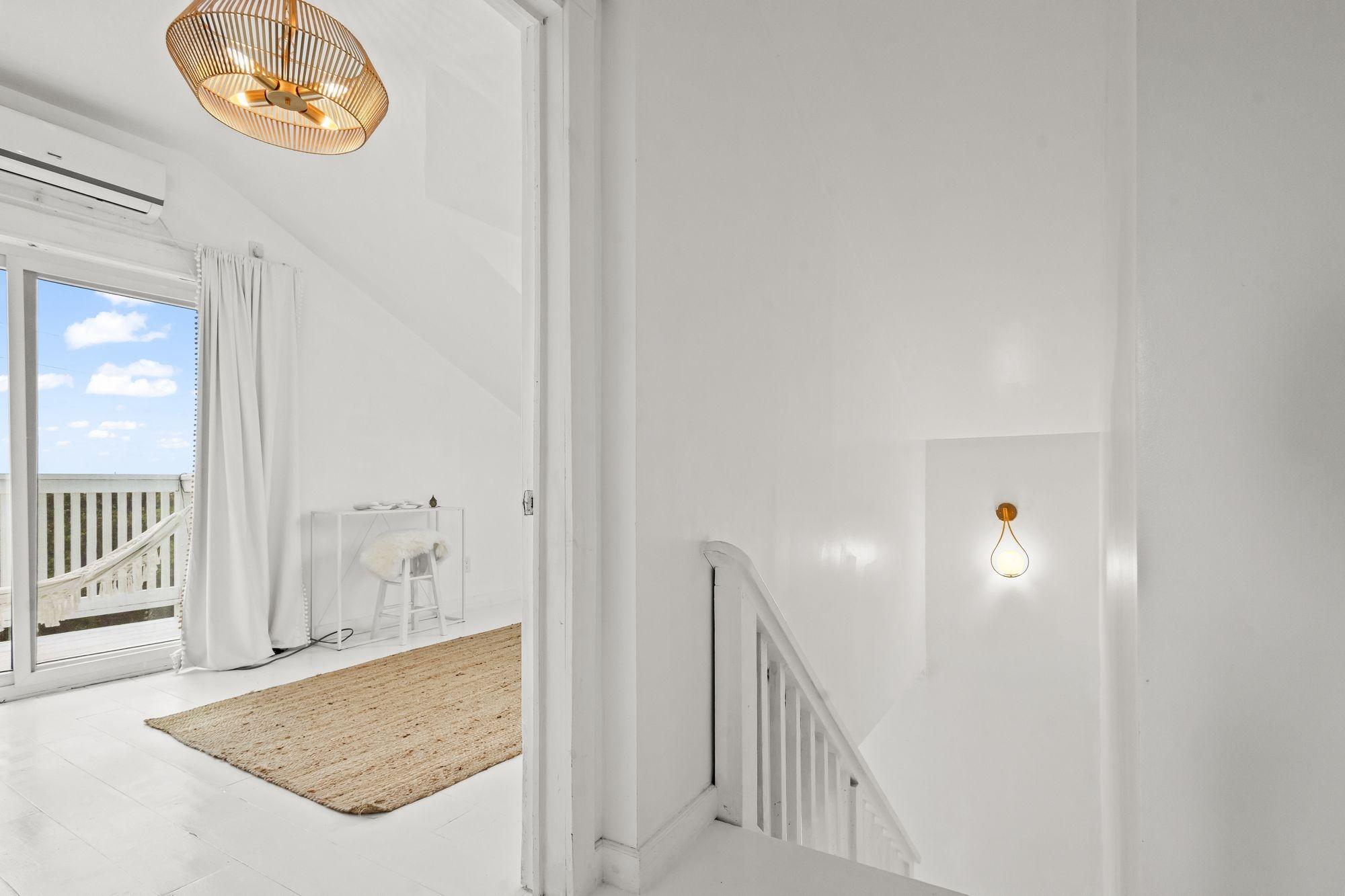 RAINBOW HILL CIRCLE HOUSE