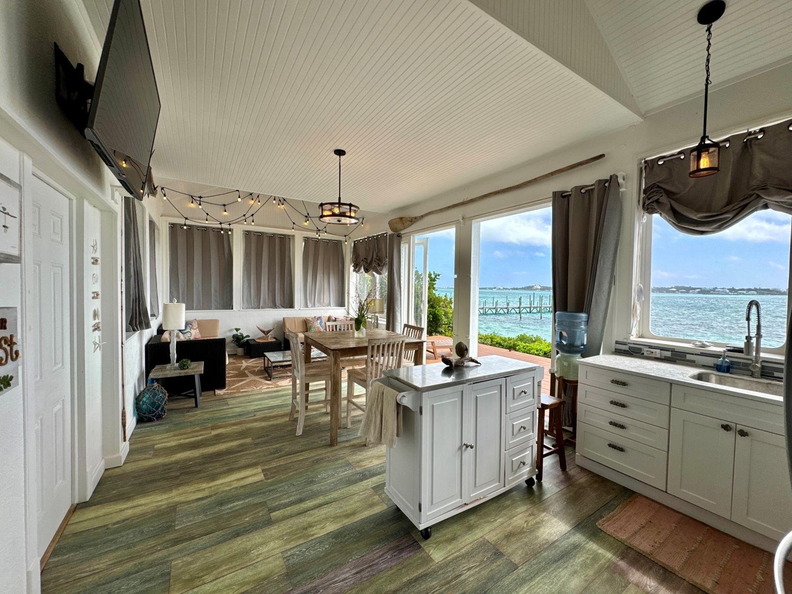 THE GREEN HOUSE, CAT 6 CA