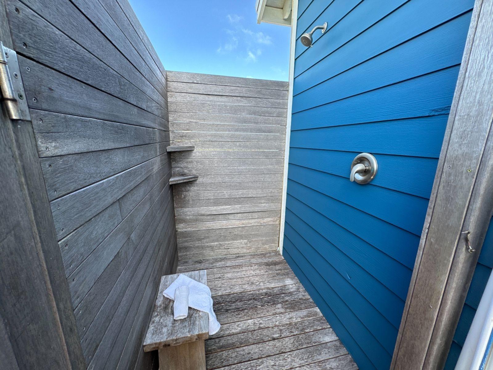 THE GREEN HOUSE, CAT 6 CA