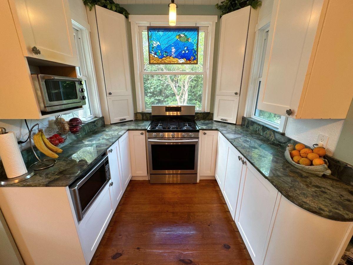 THE GREEN HOUSE, CAT 6 CA