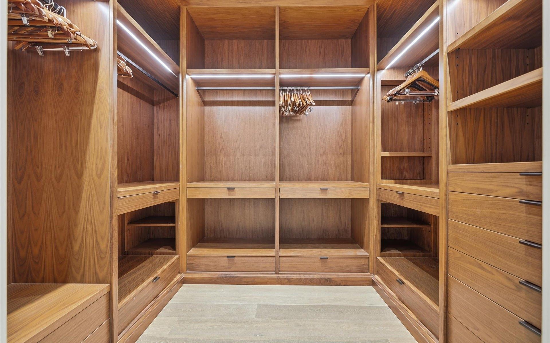 CARLEA HOUSE, CHELSEA PL