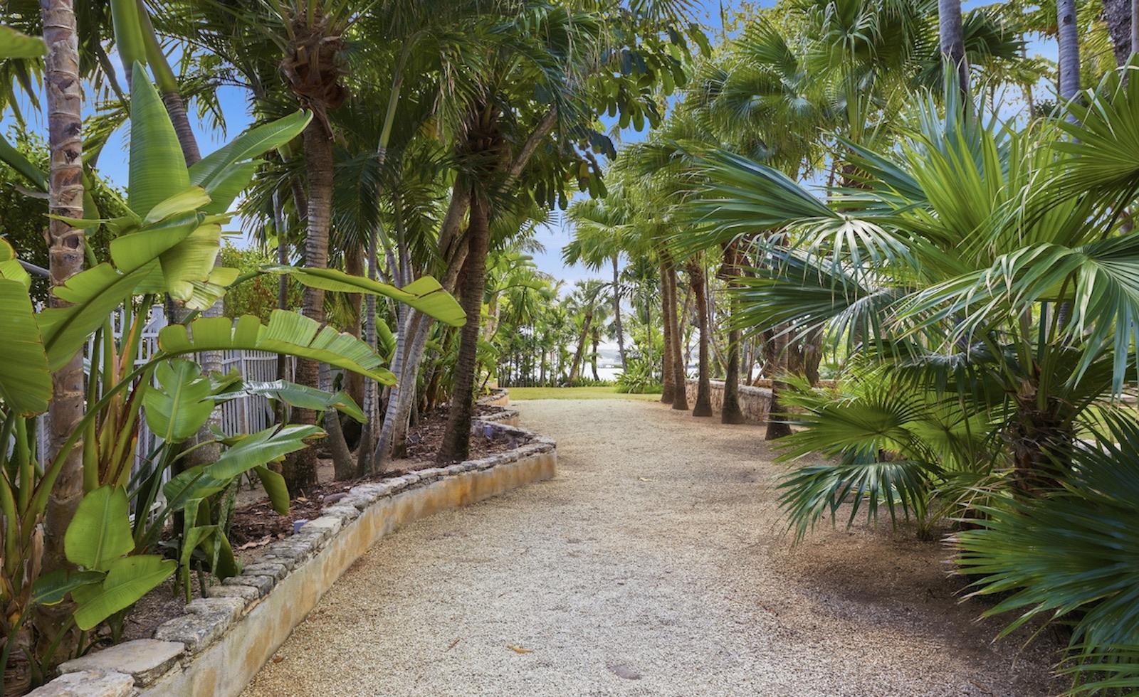 KILKEE HOUSE, PARADISE IS