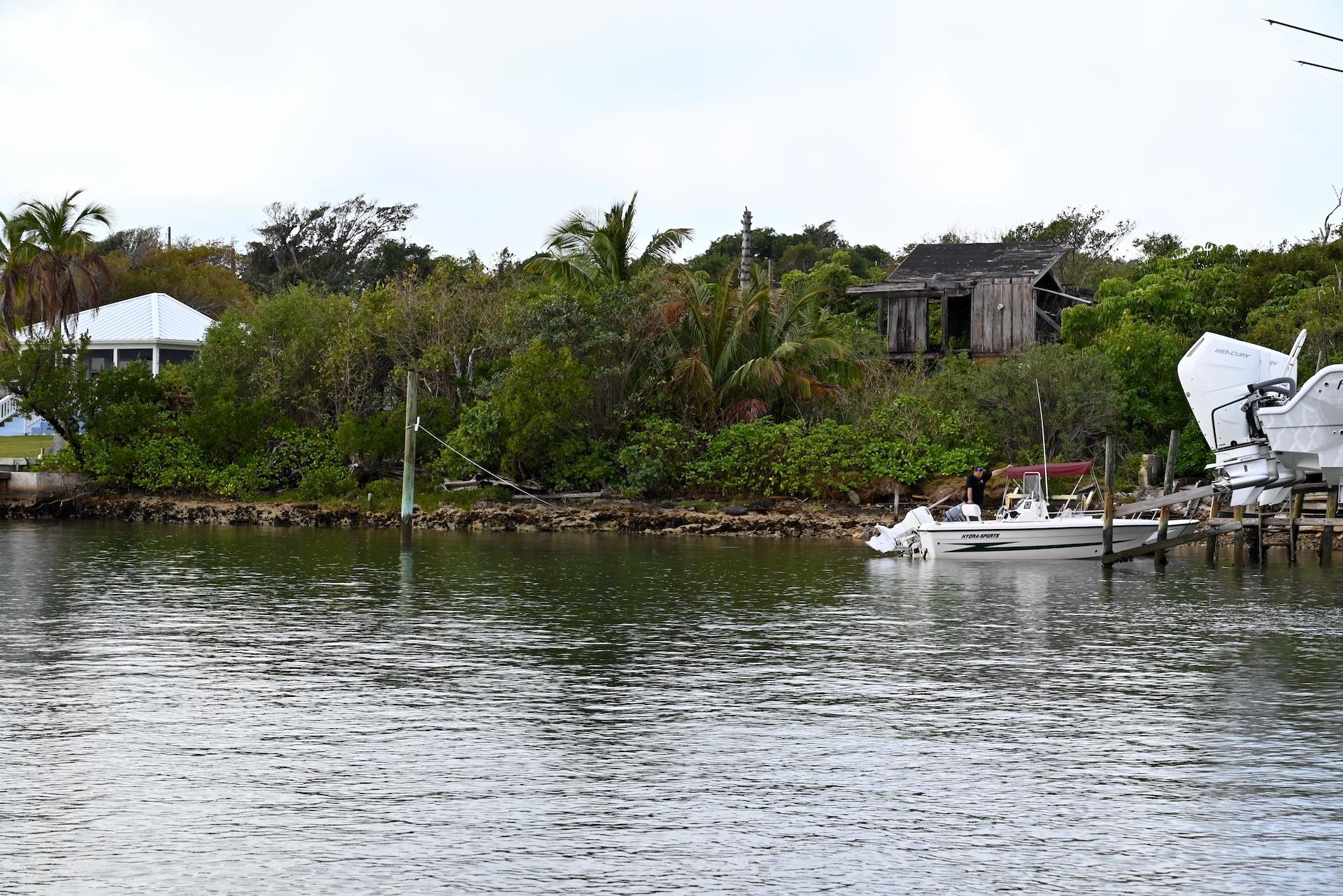 WALLY’S PLACE BLACK SOUND