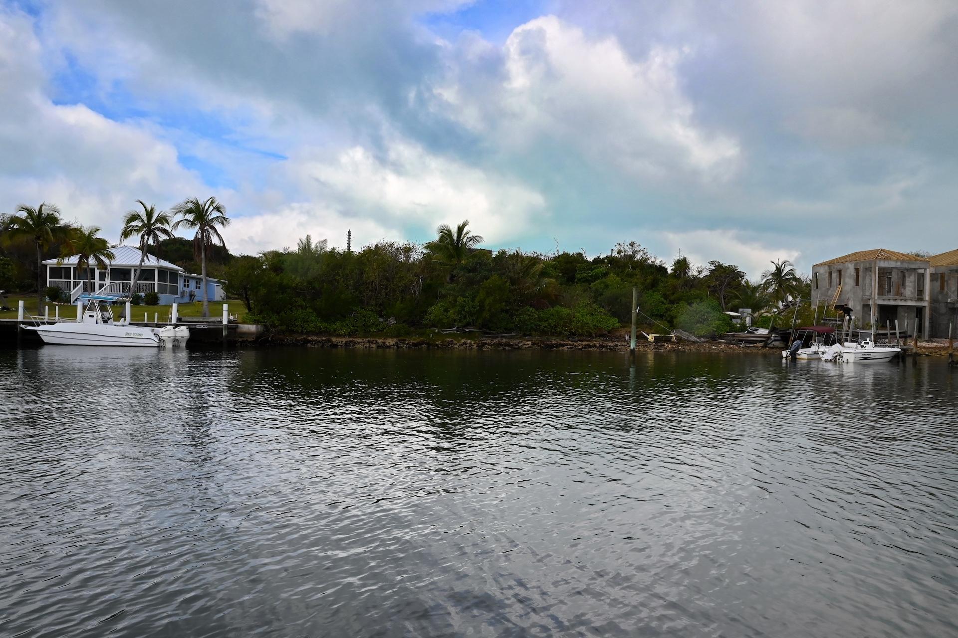 WALLY’S PLACE BLACK SOUND