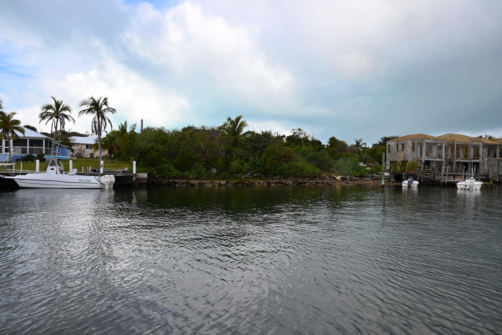 WALLY’S PLACE BLACK SOUND