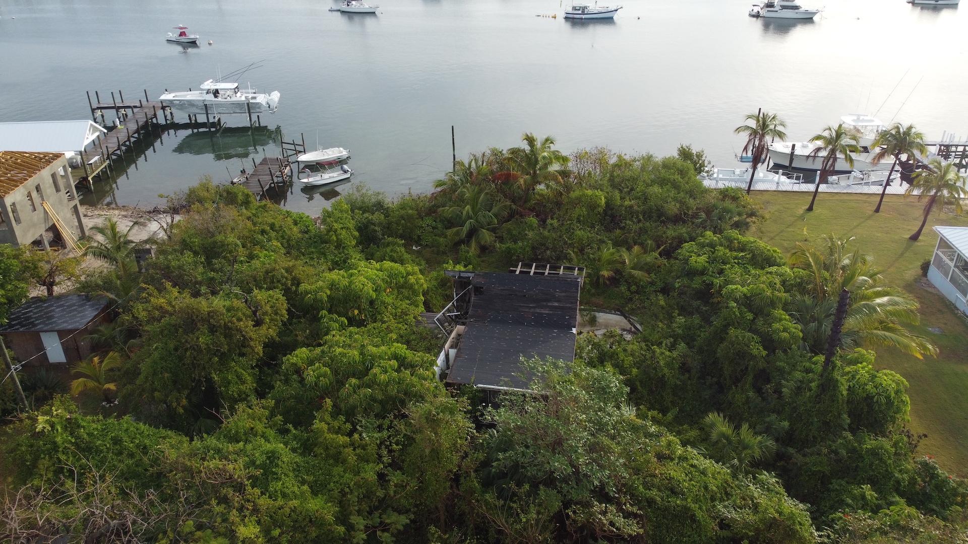 WALLY’S PLACE BLACK SOUND