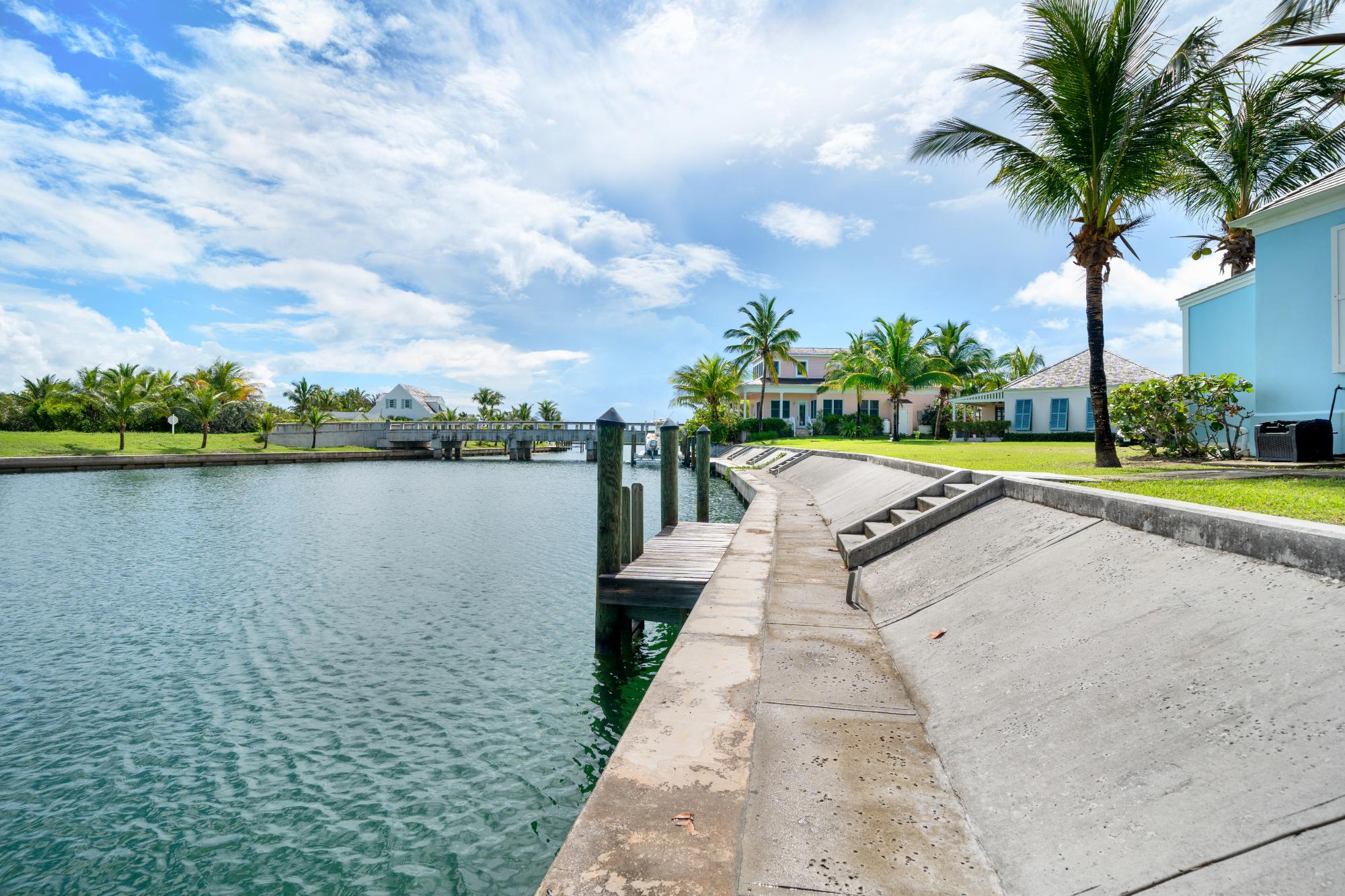 15 BAY ST SCHOONER BAY