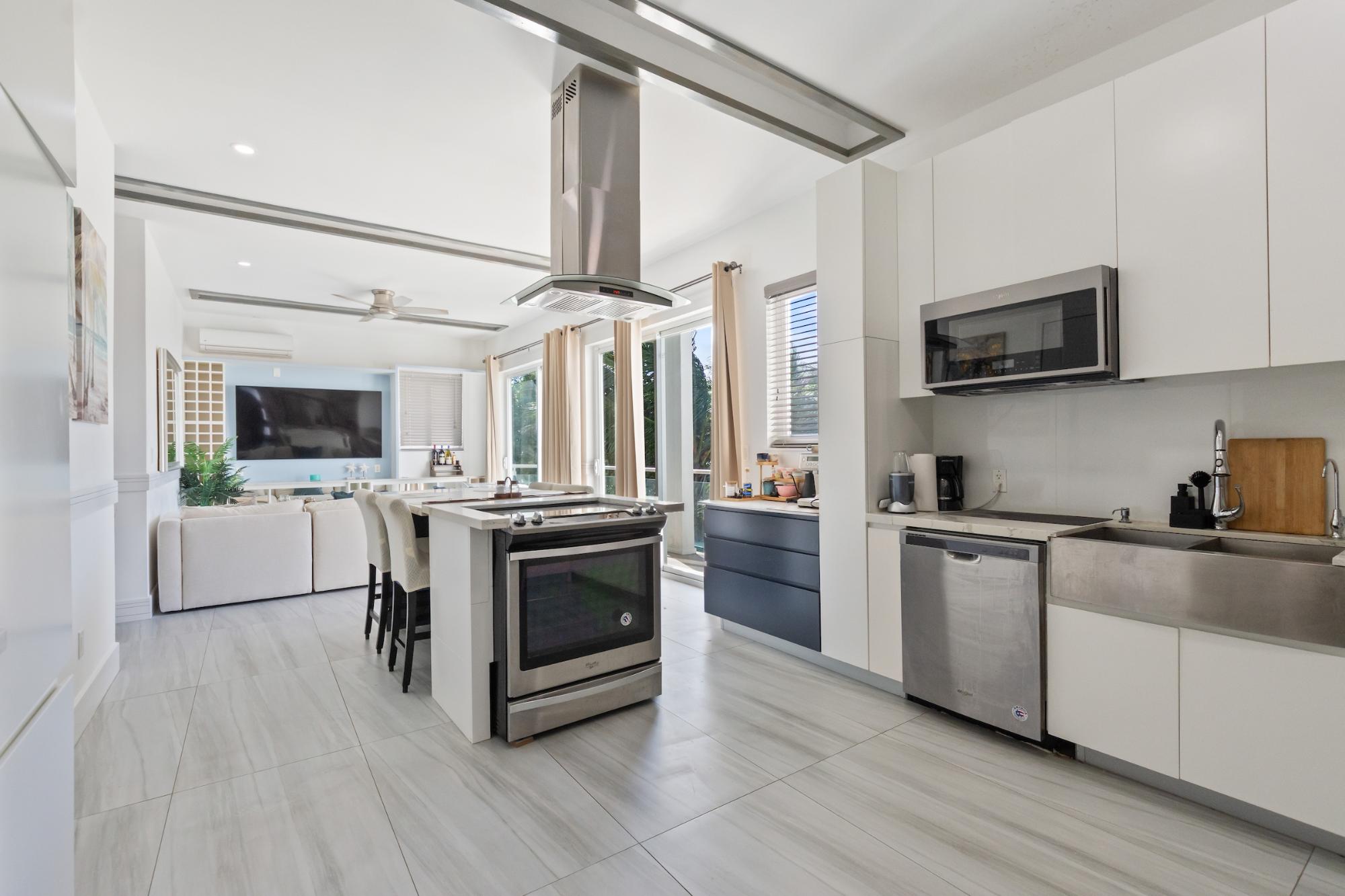 UNIT 5 MIRAMAR WEST