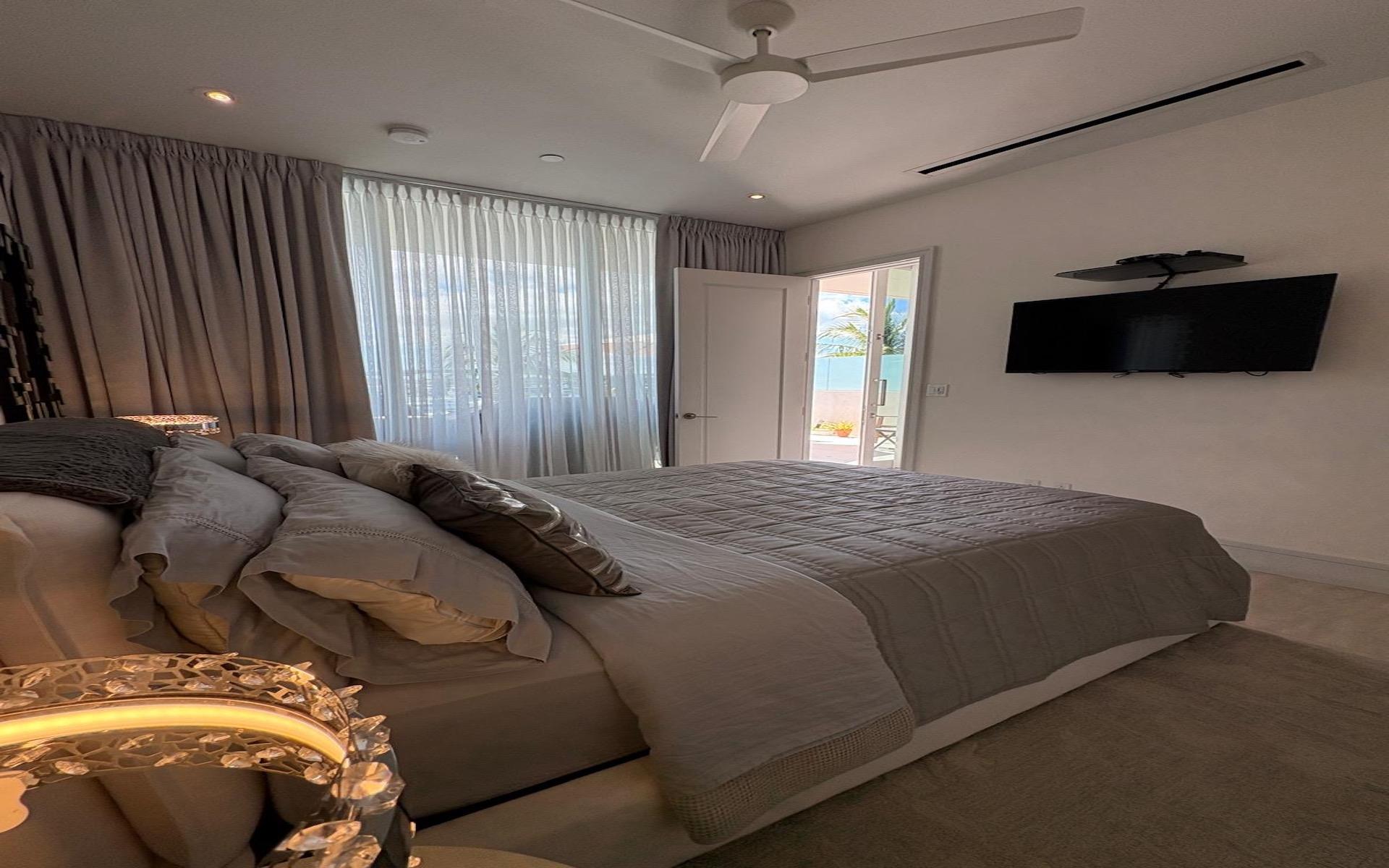 STERLING COMMONS EAST