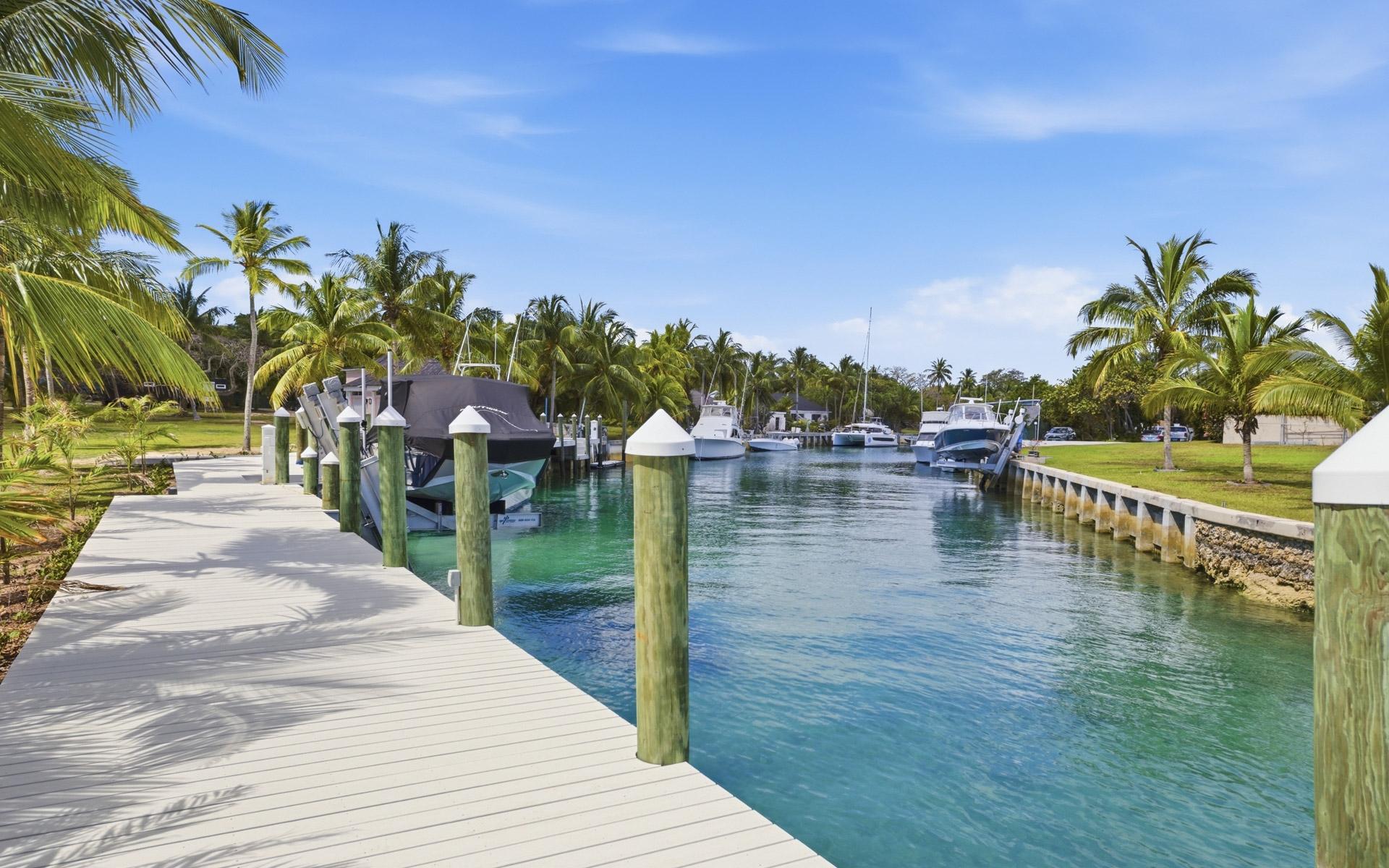 LOT A, COCONUT POINT