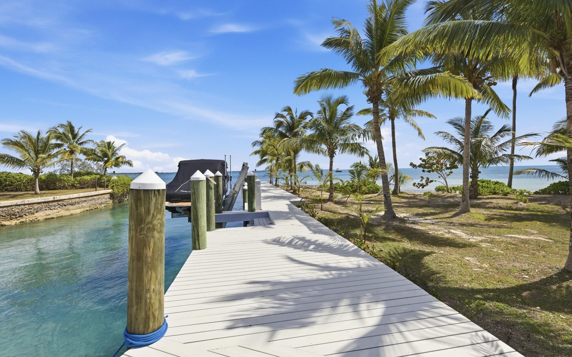 LOT A, COCONUT POINT