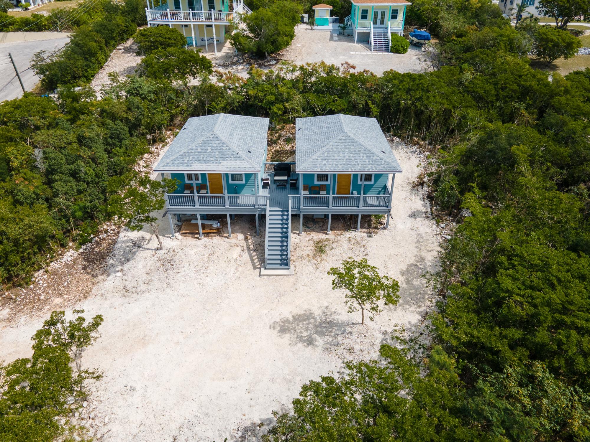 LignumVitae Hideaway