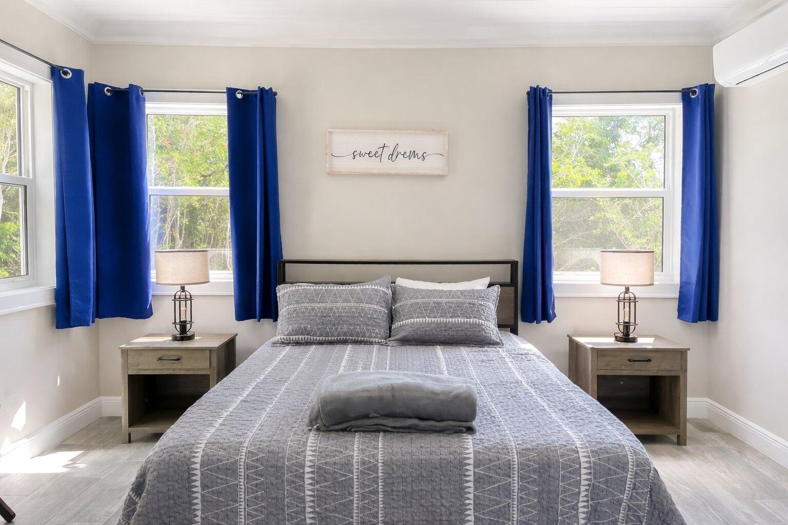 LignumVitae Hideaway