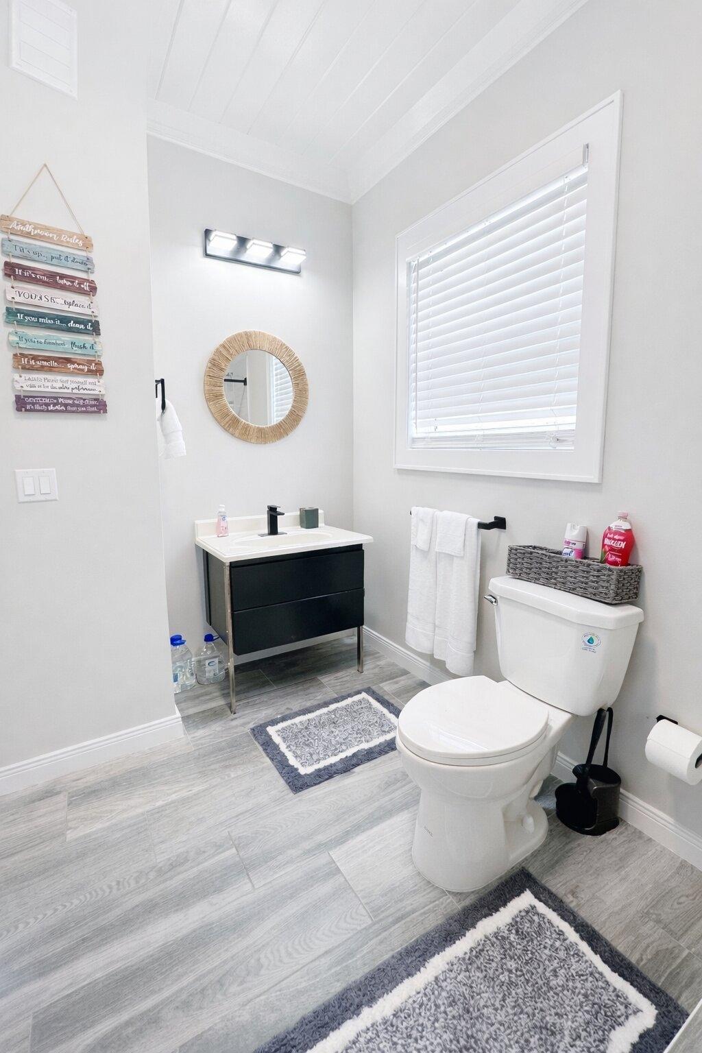 LignumVitae Hideaway