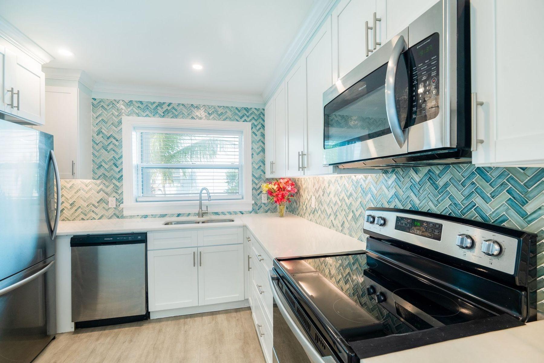 ROYAL POINCIANA 2611