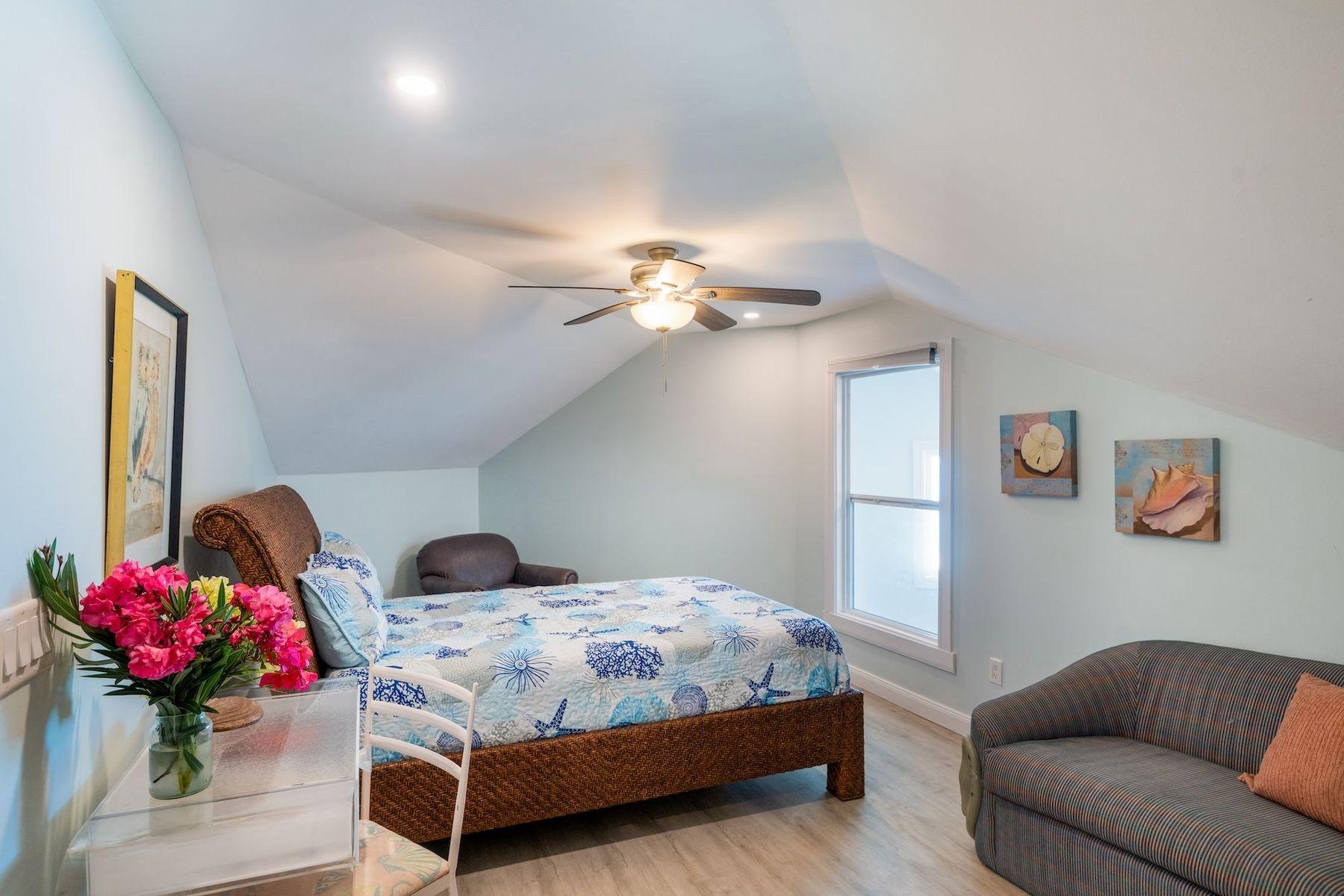 ROYAL POINCIANA 2611