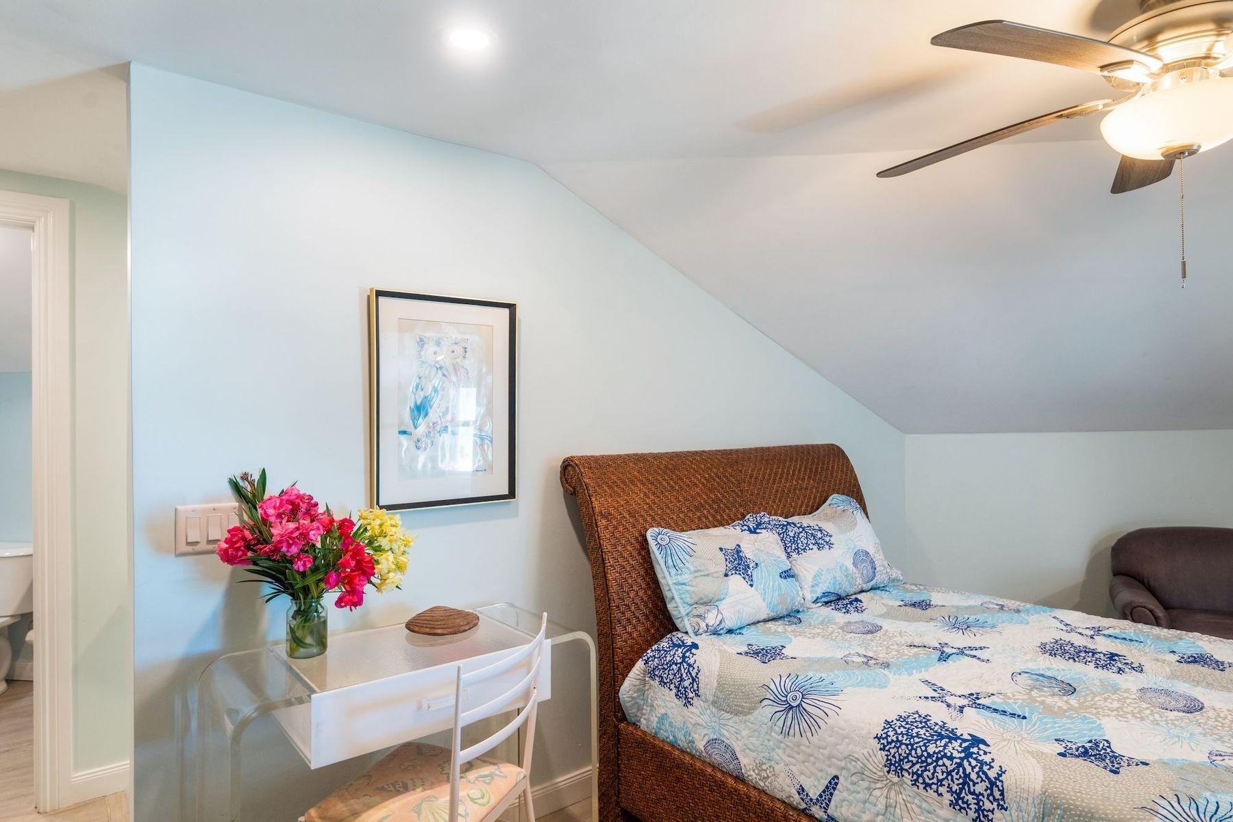 ROYAL POINCIANA 2611