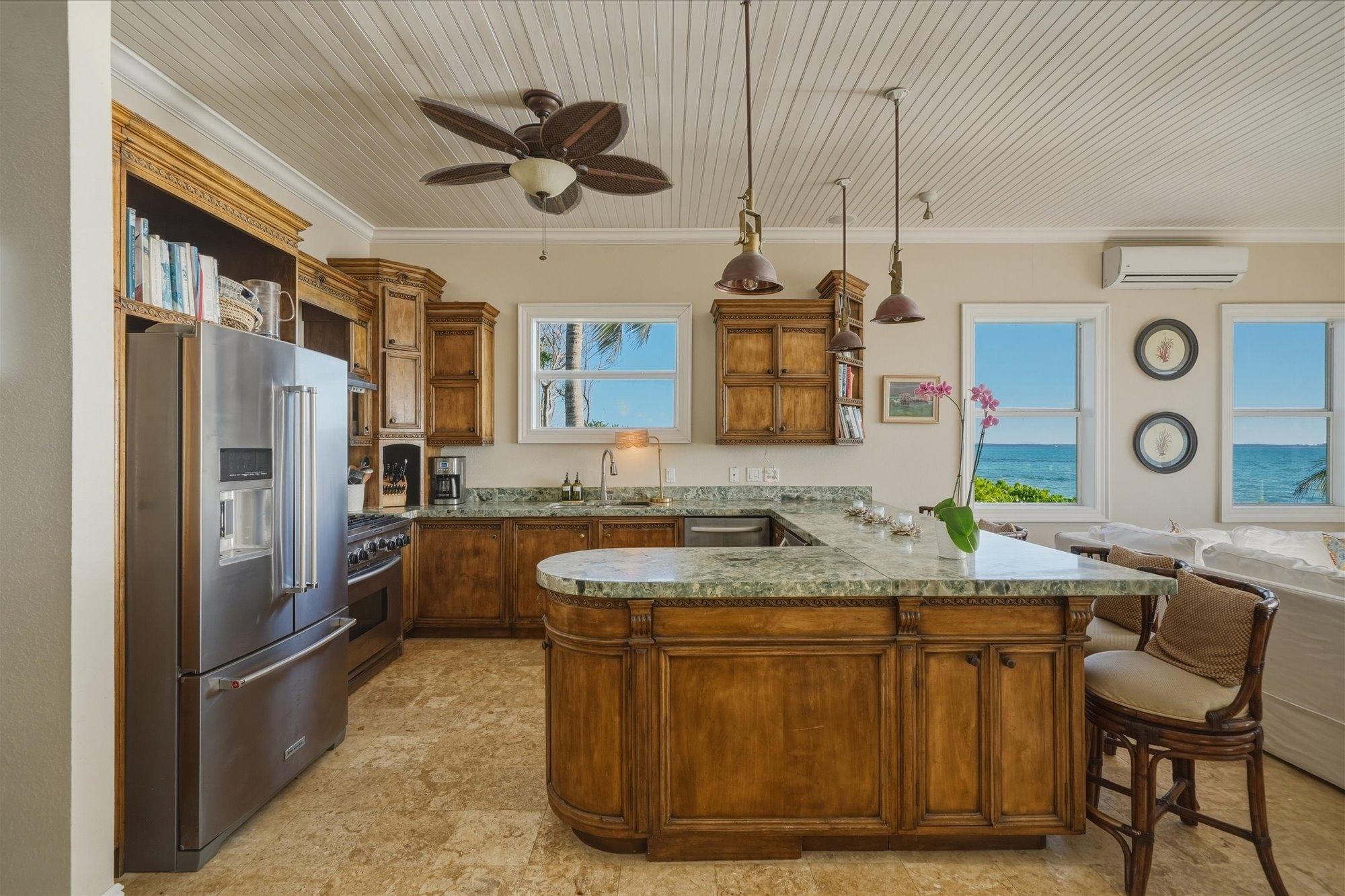 CROWN PIGEON ISLAND & CAY