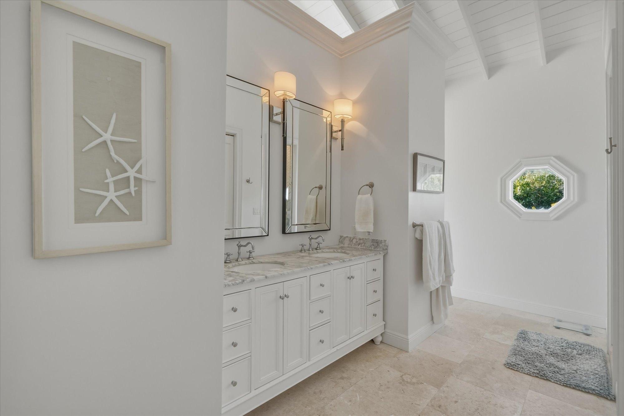 CROWN PIGEON ISLAND & CAY