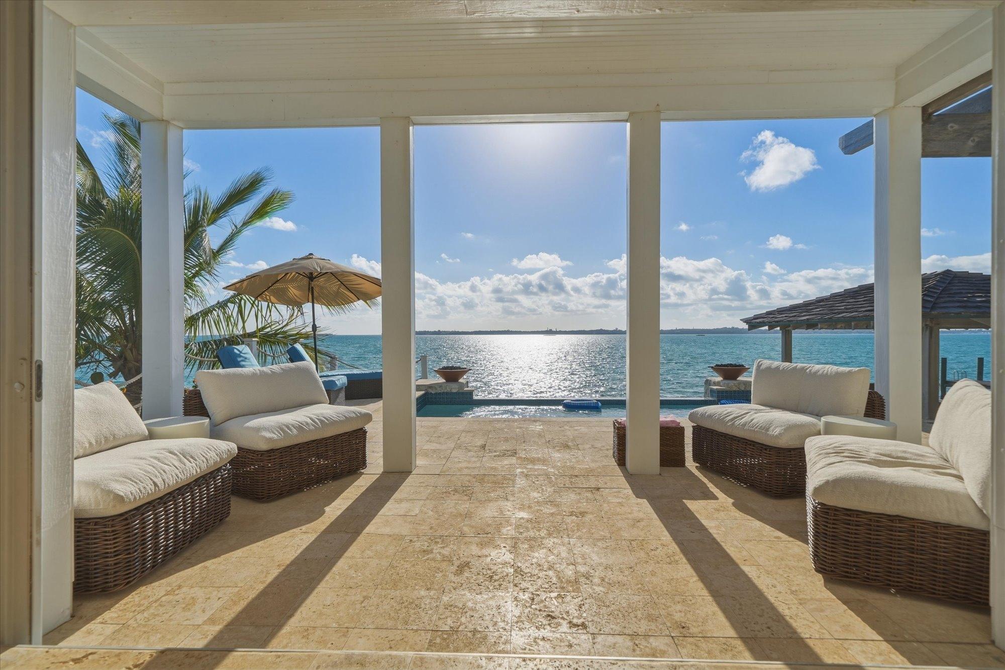 CROWN PIGEON ISLAND & CAY