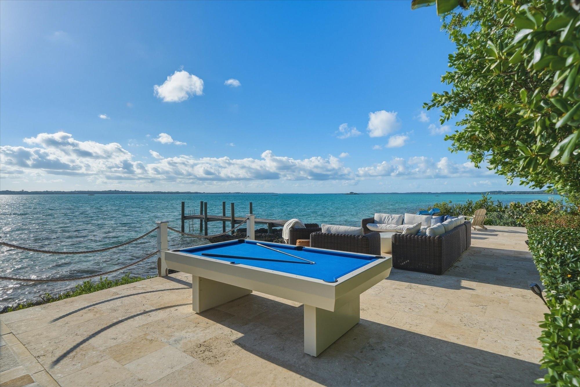 CROWN PIGEON ISLAND & CAY