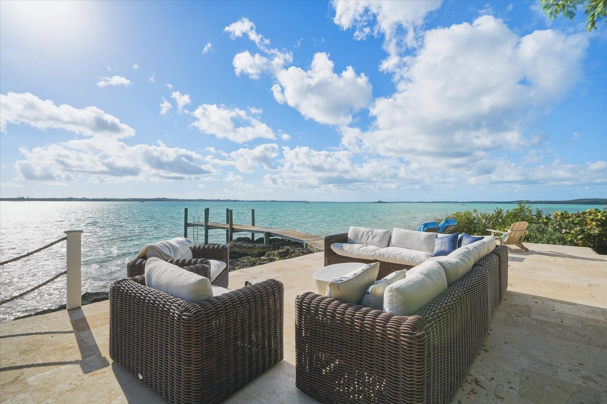 CROWN PIGEON ISLAND & CAY