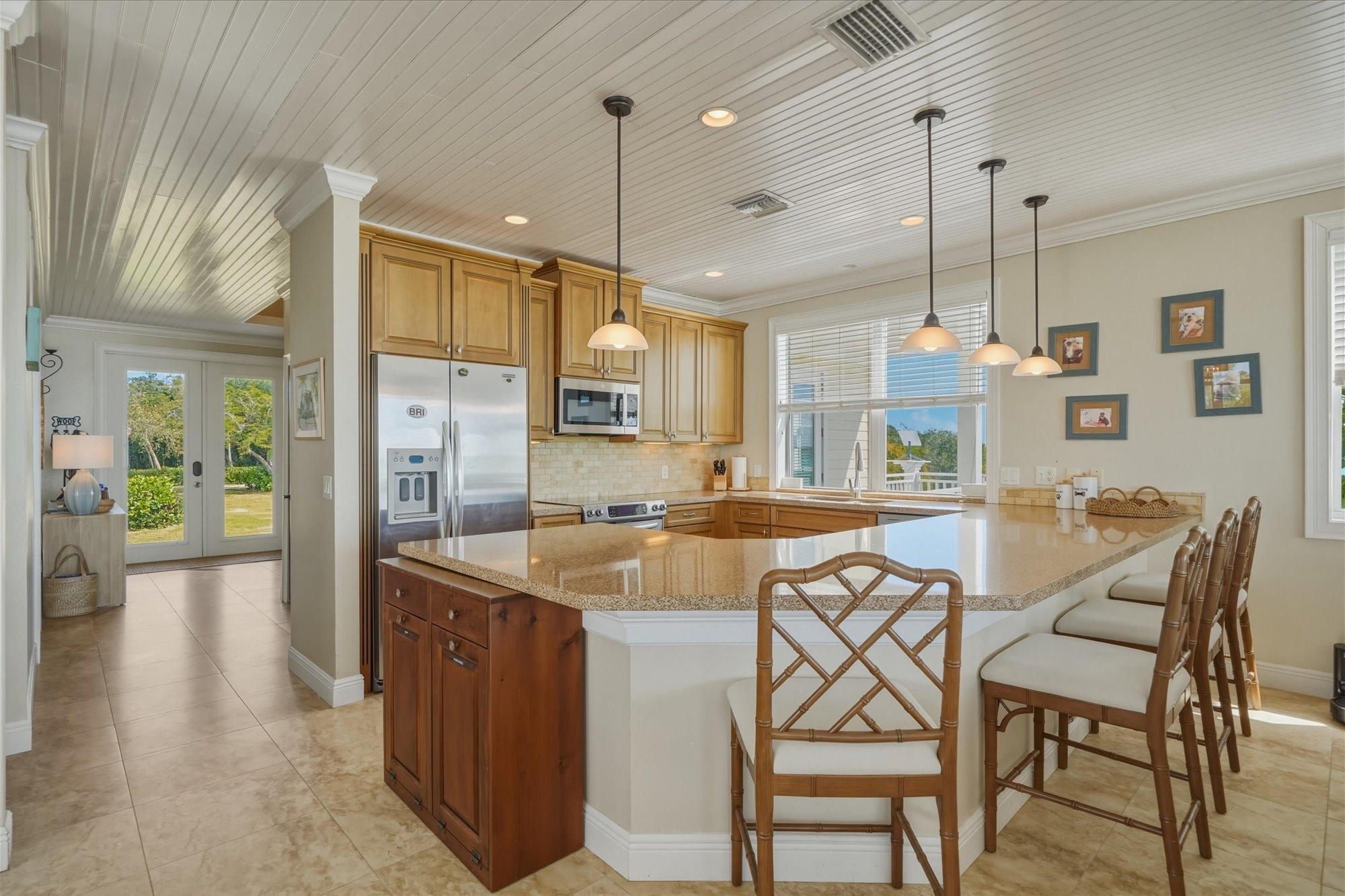 CROWN PIGEON ISLAND & CAY