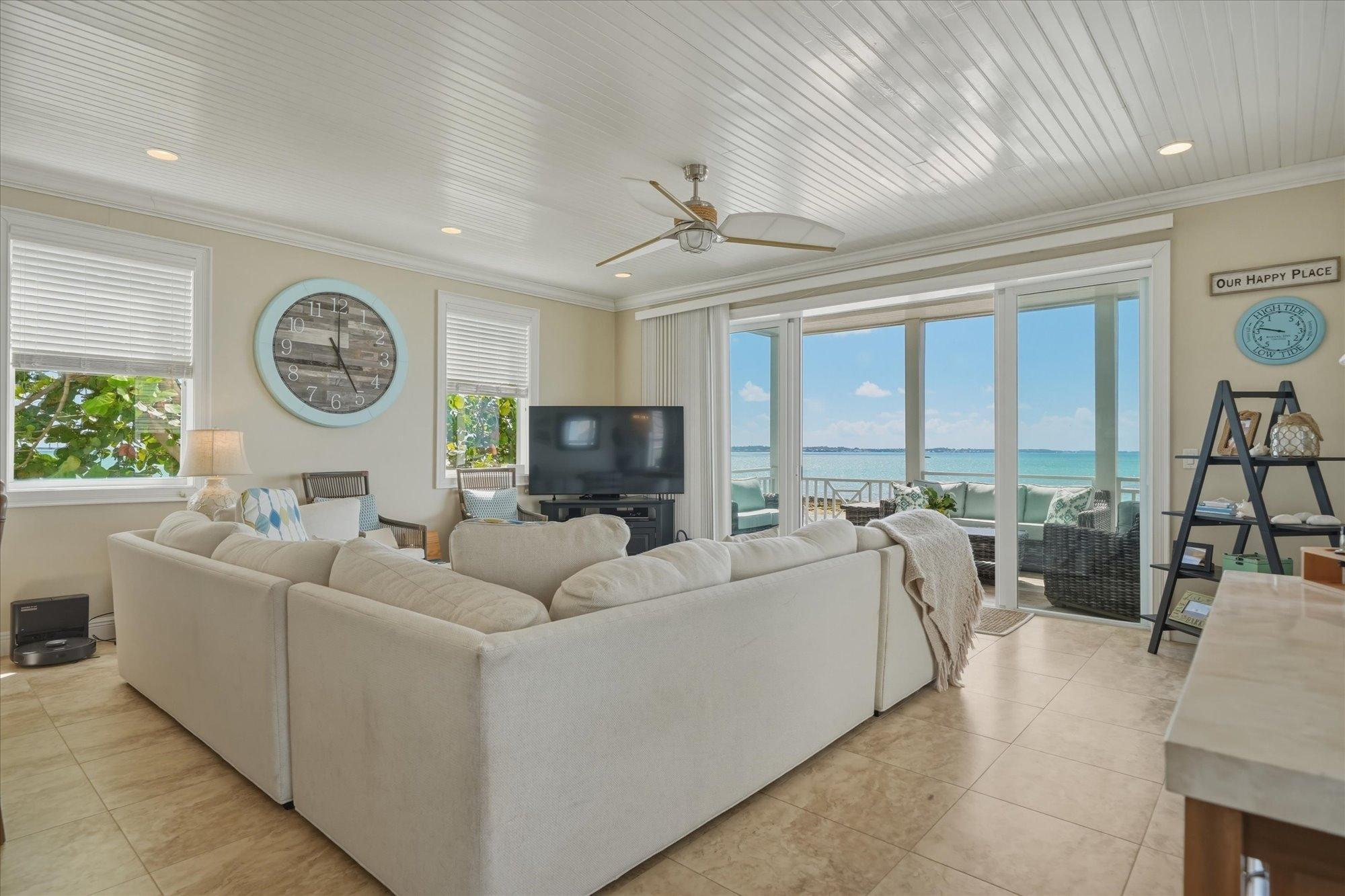 CROWN PIGEON ISLAND & CAY