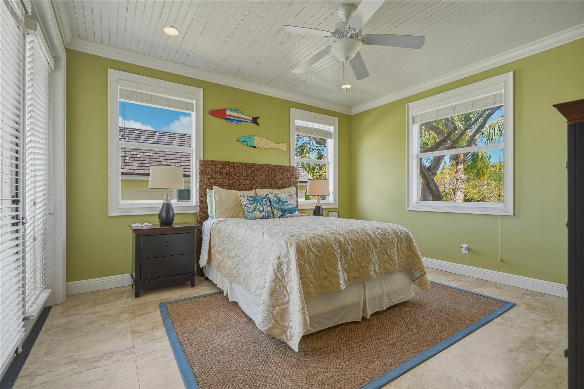 CROWN PIGEON ISLAND & CAY