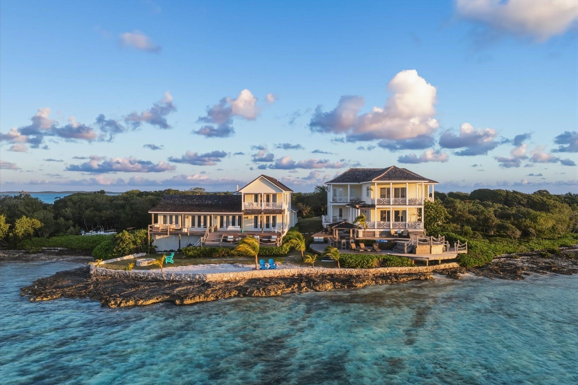 CROWN PIGEON ISLAND & CAY
