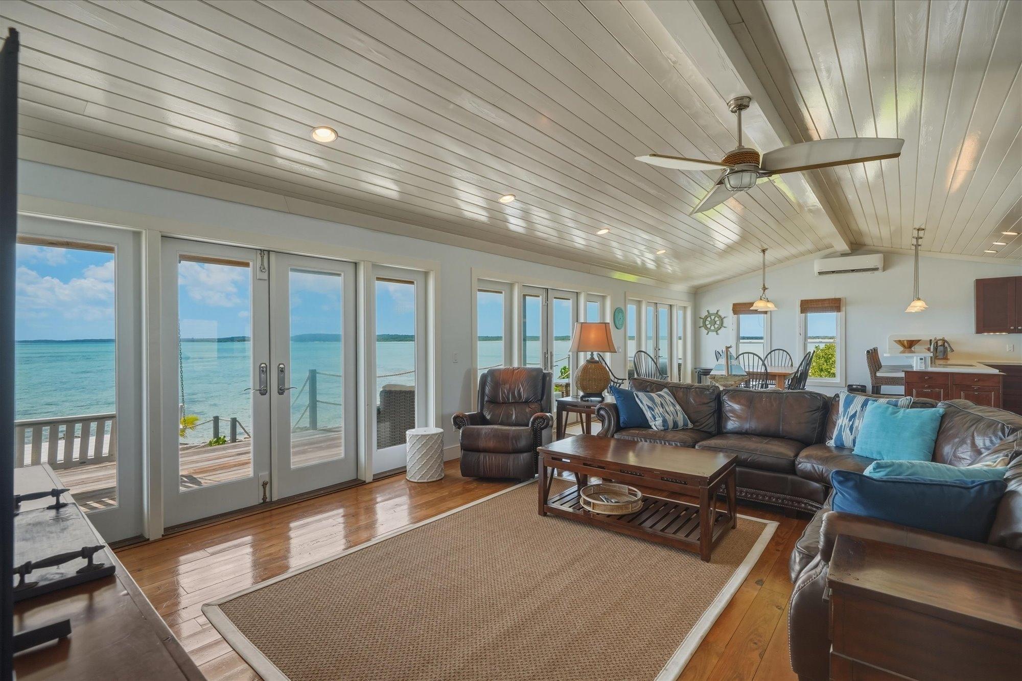 CROWN PIGEON ISLAND & CAY