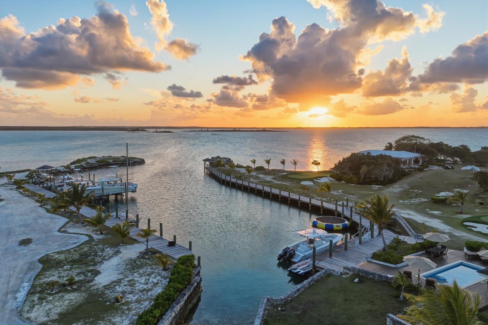CROWN PIGEON ISLAND & CAY