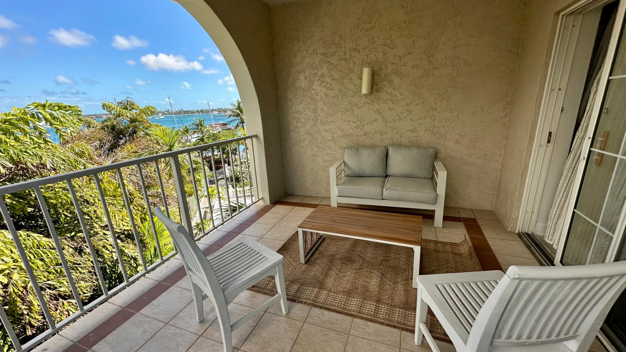 PARADISE HARBOUR CLUB