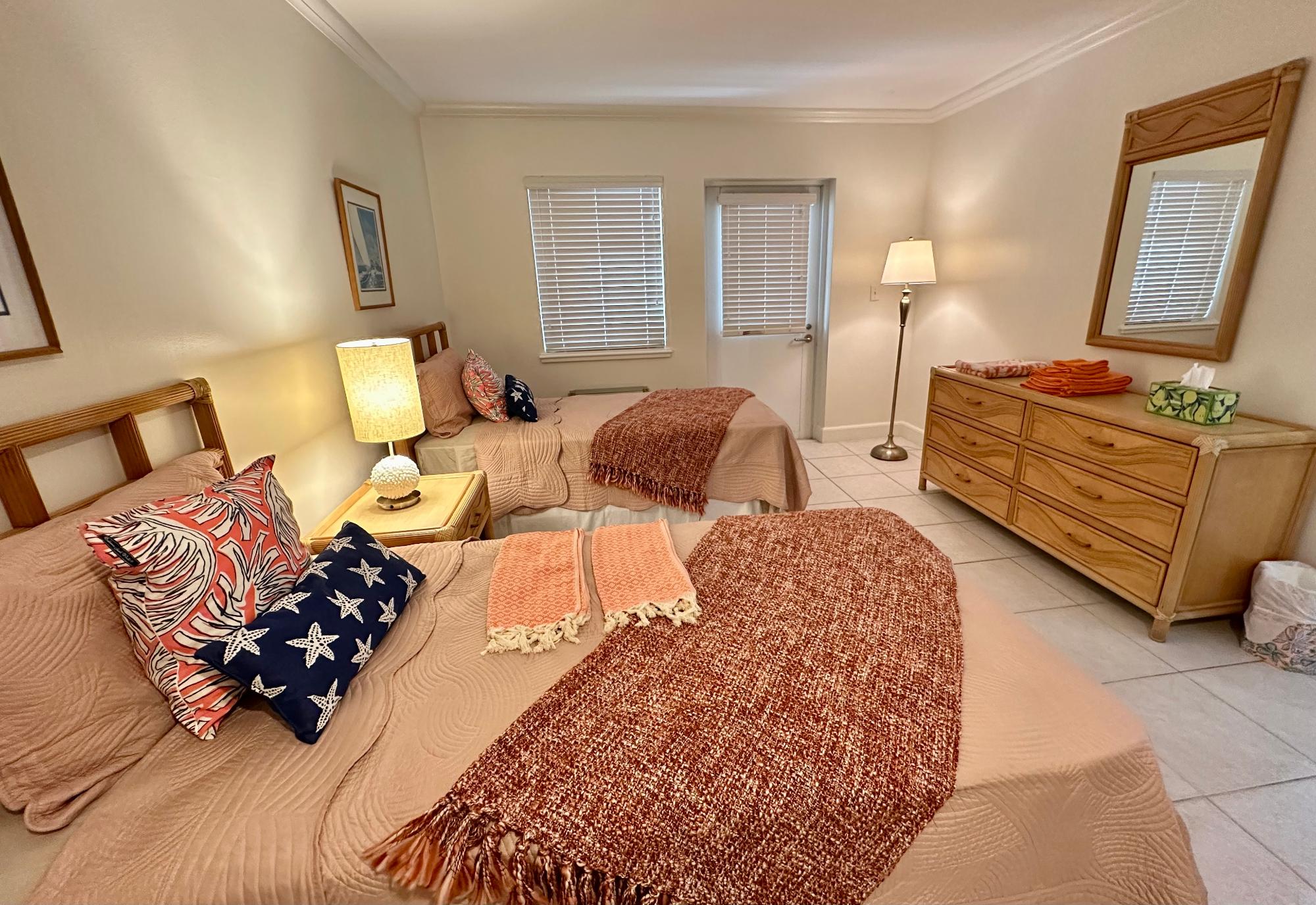 PARADISE HARBOUR CLUB