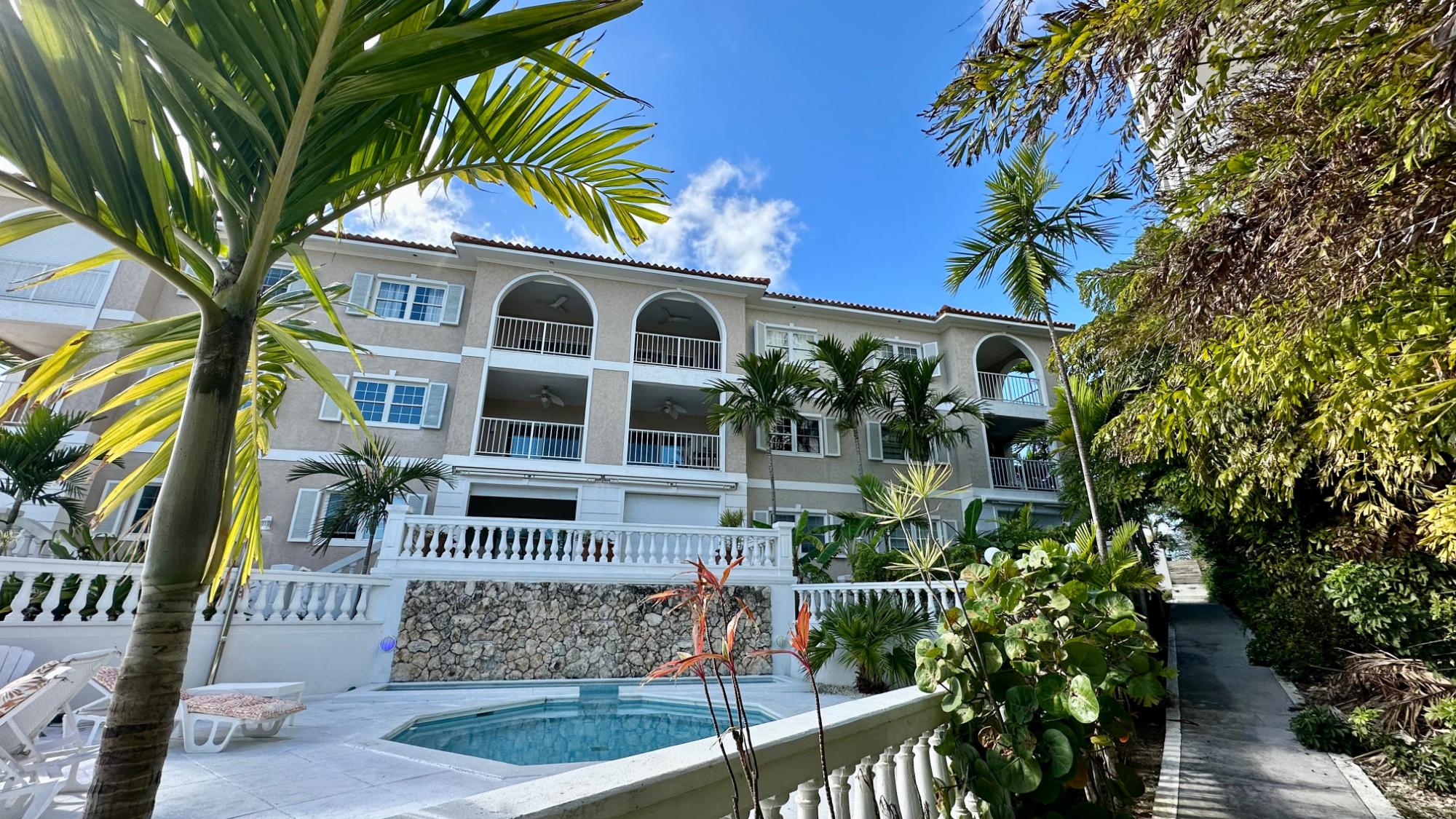 PARADISE HARBOUR CLUB