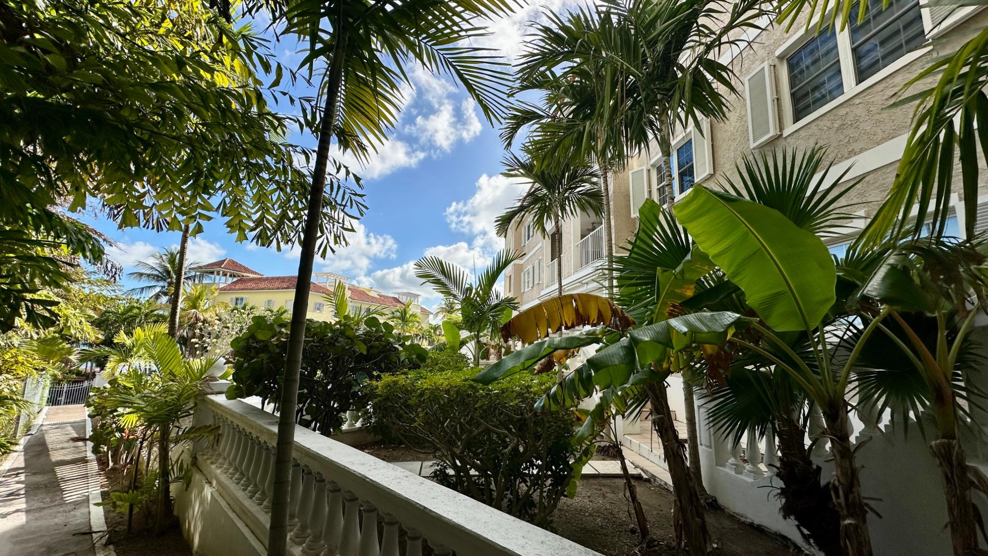 PARADISE HARBOUR CLUB